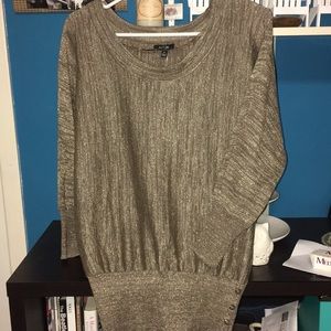 Quarter sleeve shirt